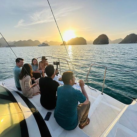 Scarlet Pearl Cruises - Wonder On Lan Ha Bay Hotel Ha Long Eksteriør billede