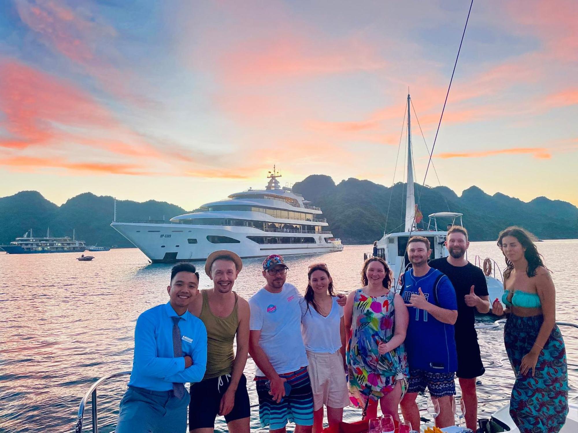 Scarlet Pearl Cruises - Wonder On Lan Ha Bay Hotel Ha Long Eksteriør billede