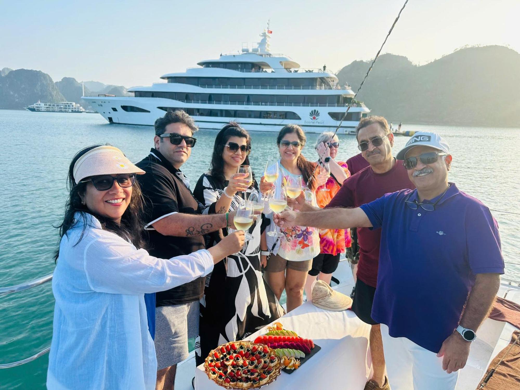 Scarlet Pearl Cruises - Wonder On Lan Ha Bay Hotel Ha Long Eksteriør billede