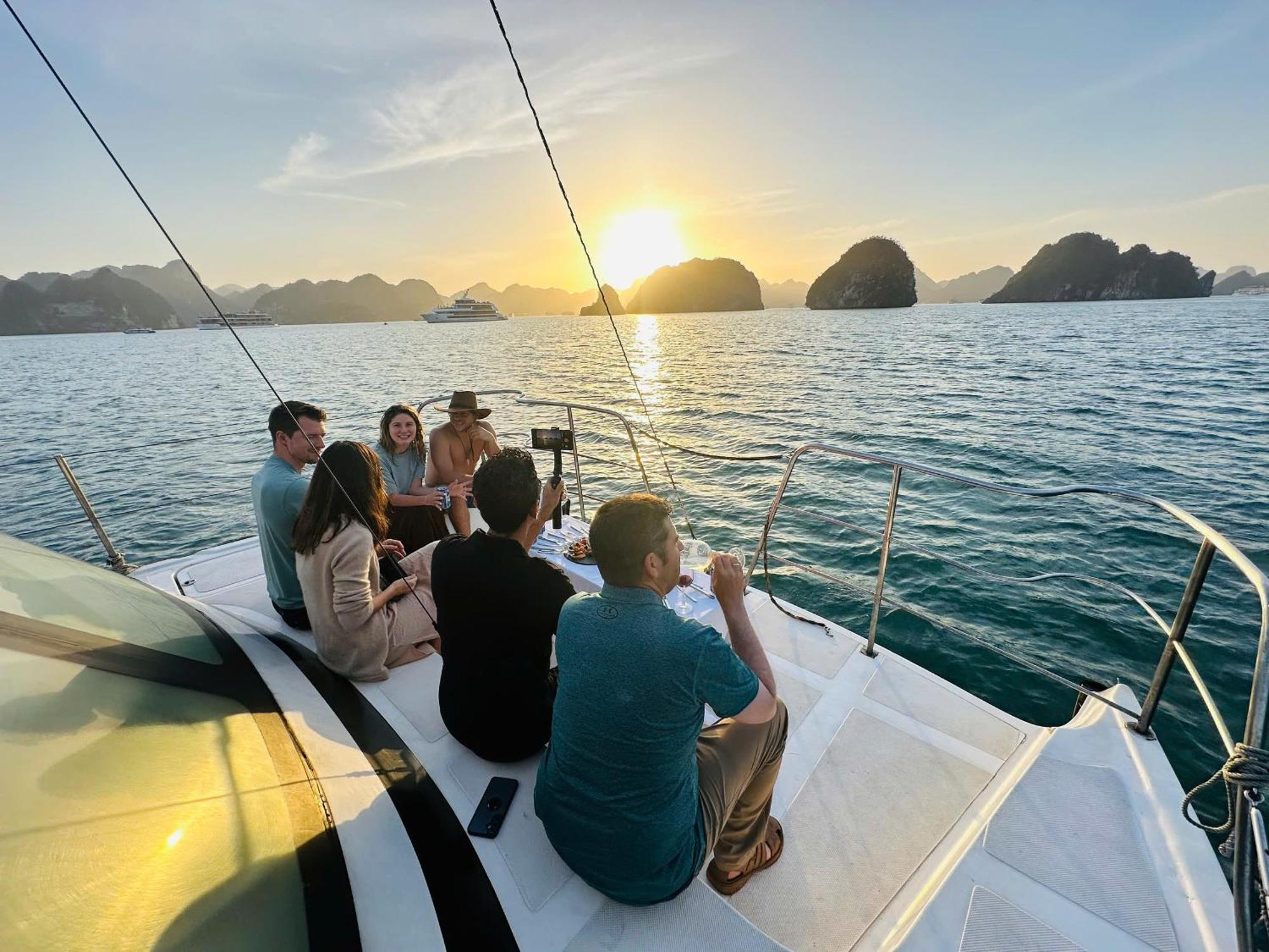 Scarlet Pearl Cruises - Wonder On Lan Ha Bay Hotel Ha Long Eksteriør billede