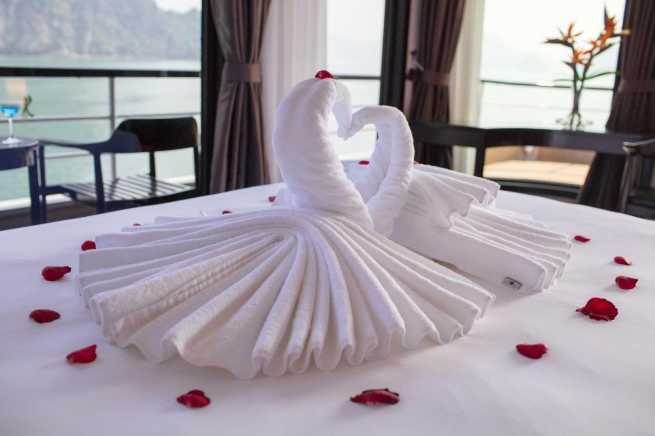 Scarlet Pearl Cruises - Wonder On Lan Ha Bay Hotel Ha Long Eksteriør billede